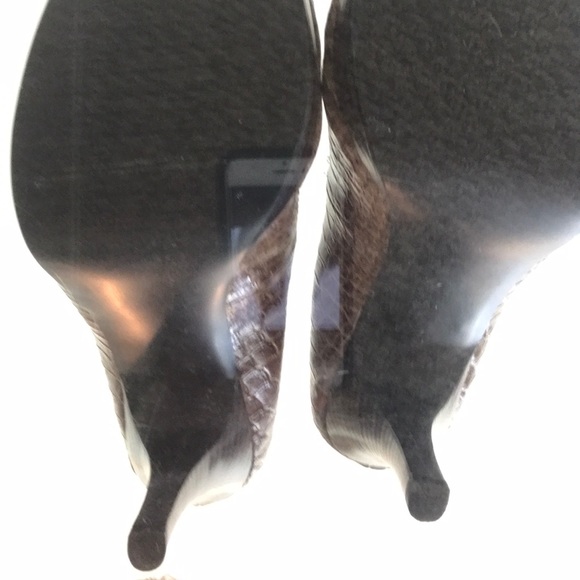 Alfani Leather Platform Heels w/ Crocodile Imprint - Picture 6 of 7